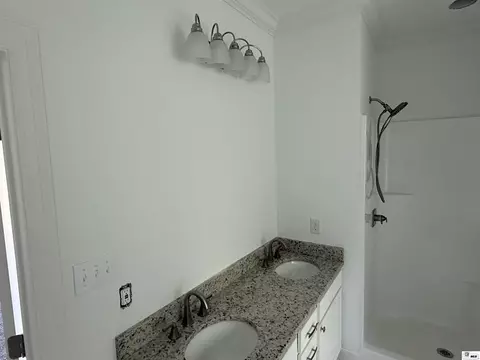 Bath - 102 Lovemore Dr, Ruston, LA 71270 photo 5 of 6