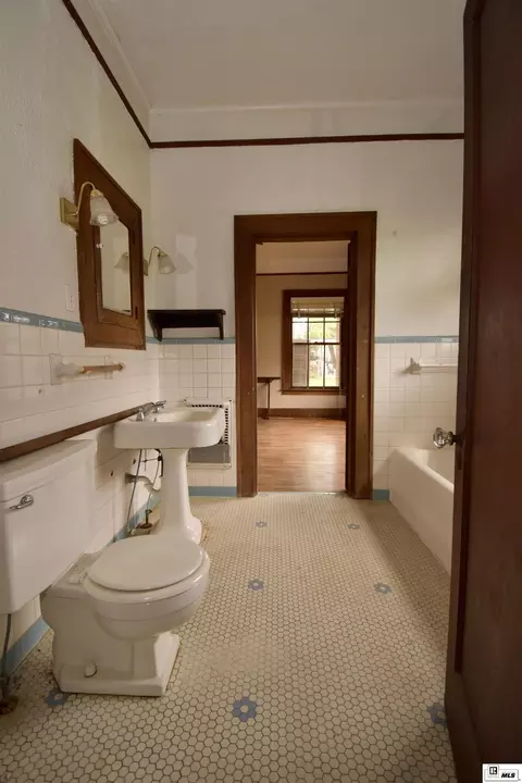 Bath - 504 N Trenton St, Ruston, LA 71270 photo 2 of 2