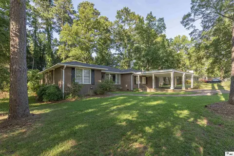 Exterior - 200 Pinecrest Dr, Ruston, LA 71270 photo 2 of 6