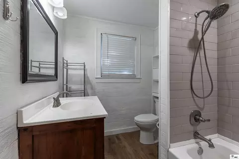 Bath - 200 Pinecrest Dr, Ruston, LA 71270 photo 1 of 3