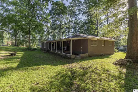 Exterior - 200 Pinecrest Dr, Ruston, LA 71270 photo 5 of 6
