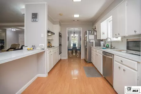Kitchen - 3100 Lakeview Pl, Ruston, LA 71270 photo 2 of 5