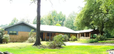 951 Country Rd, Jonesboro, LA 71251