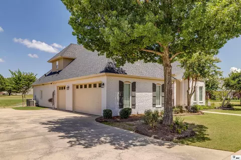 Exterior - 200 Maison Dr, Monroe, LA 71203 photo 3 of 6