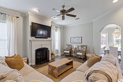 Living - 200 Maison Dr, Monroe, LA 71203 photo 1 of 3