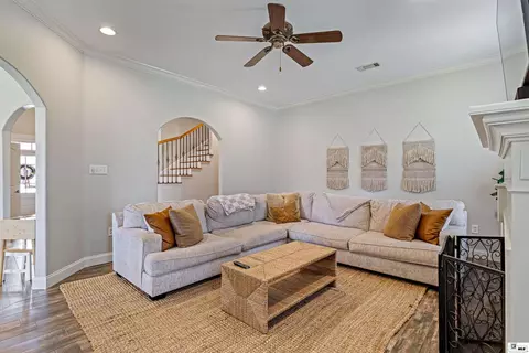 Living - 200 Maison Dr, Monroe, LA 71203 photo 2 of 3