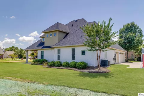 Exterior - 200 Maison Dr, Monroe, LA 71203 photo 4 of 6