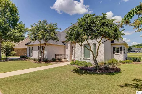 Exterior - 200 Maison Dr, Monroe, LA 71203 photo 2 of 6