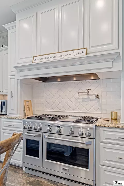 Kitchen - 200 Maison Dr, Monroe, LA 71203 photo 2 of 5