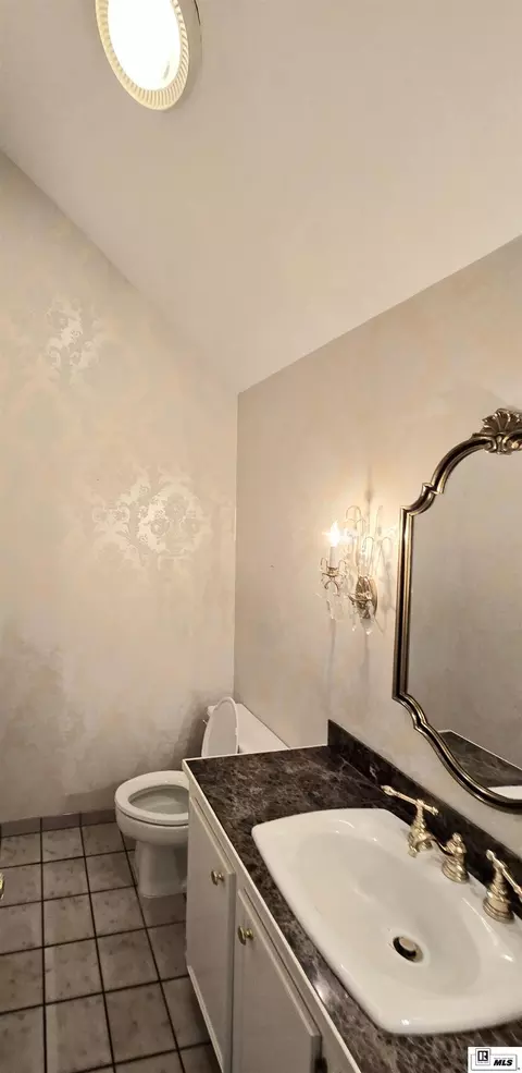 Bath - 7634 Ezell Rd, Bastrop, LA 71220 photo 1 of 12