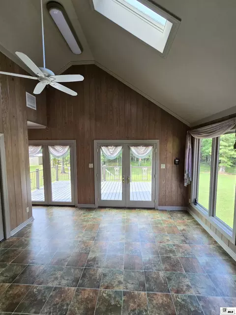 Exterior - 7634 Ezell Rd, Bastrop, LA 71220 photo 10 of 10
