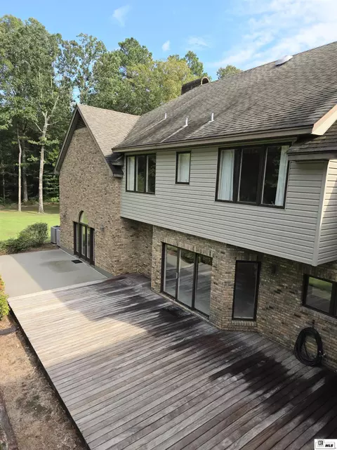 Exterior - 7634 Ezell Rd, Bastrop, LA 71220 photo 6 of 10