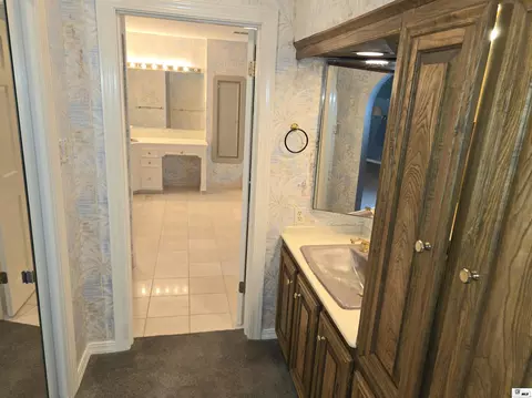 Bath - 7634 Ezell Rd, Bastrop, LA 71220 photo 4 of 12