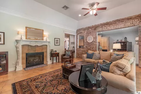 Living - 448 Loblolly Ln, Choudrant, LA 71227 photo 6 of 7