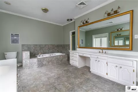 Bath - 294 Moody Rd, Ruston, LA 71270 photo 3 of 10