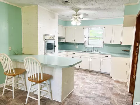 Kitchen - 1014 E Highway 80, Calhoun, LA 71225 photo 2 of 3