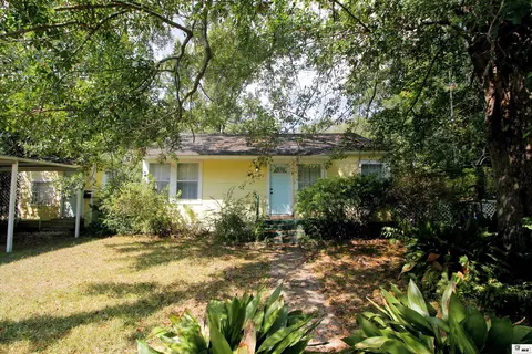 102 Walnut Ln, Delhi, LA 71232