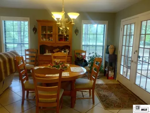Dining - 1333 Guy Ave, Bastrop, LA 71220 photo 2 of 2