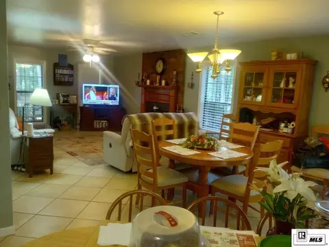 Dining - 1333 Guy Ave, Bastrop, LA 71220 photo 1 of 2