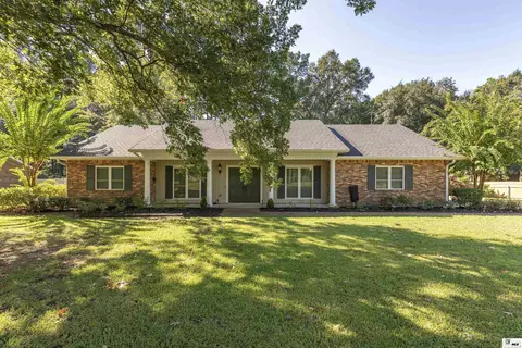 704 Hundred Oaks Dr, Ruston, LA 71270 photo 1