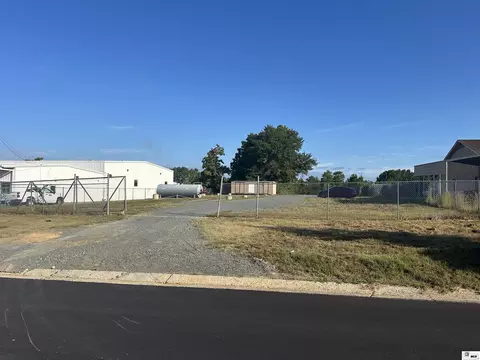 1727 Trade Dr, Ruston, LA 71270