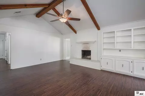 Living - 3105 W Deborah Dr, Monroe, LA 71201 photo 1 of 2
