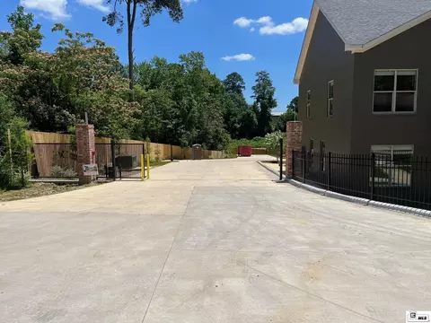 Exterior - 902 Arnold St, Ruston, LA 71270 photo 3 of 3