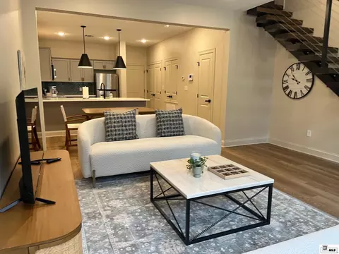 Living - 902 Arnold St, Ruston, LA 71270 photo 2 of 2