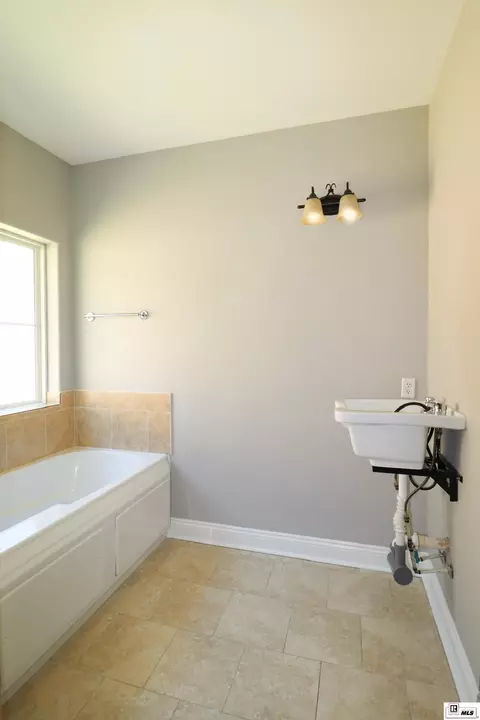 Bath - 165 Markia Dr, Ruston, LA 71270 photo 3 of 3