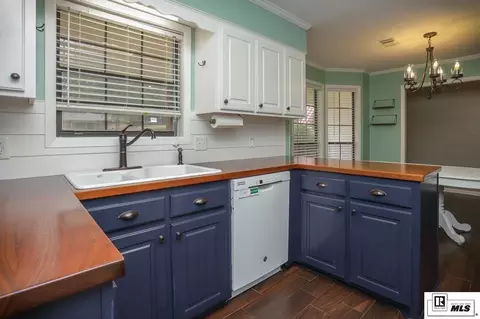 Kitchen - 145 Woodshire Ln, Ruston, LA 71270 photo 4 of 4