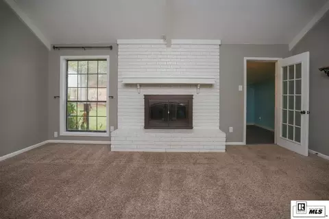 Living - 145 Woodshire Ln, Ruston, LA 71270 photo 4 of 4