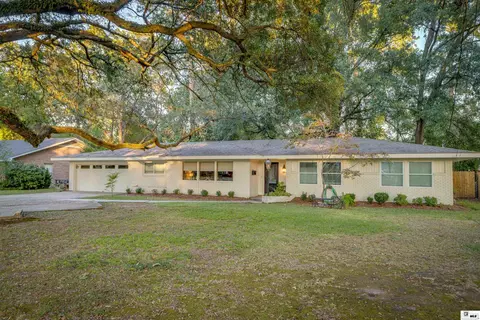 2718 Point Dr, Monroe, LA 71201