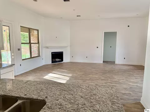 Living - 135 Lovemore Dr, Ruston, LA 71270 photo 3 of 4