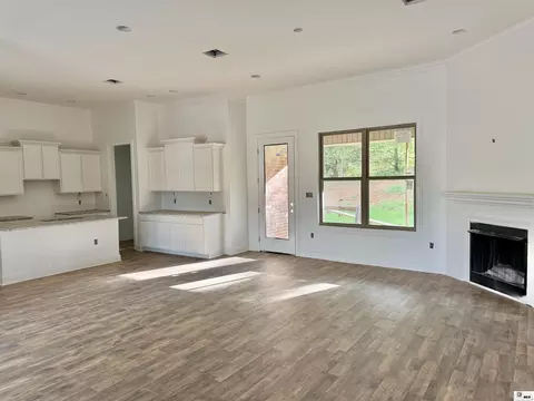 Living - 135 Lovemore Dr, Ruston, LA 71270 photo 4 of 4