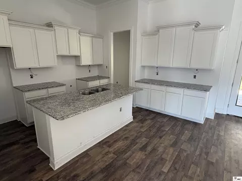 Kitchen - 135 Lovemore Dr, Ruston, LA 71270 photo 7 of 9