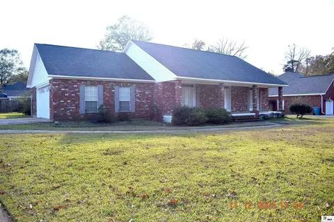Exterior - 609 Neptune Dr, Bastrop, LA 71220 photo 5 of 10