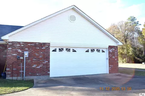 Exterior - 609 Neptune Dr, Bastrop, LA 71220 photo 8 of 10