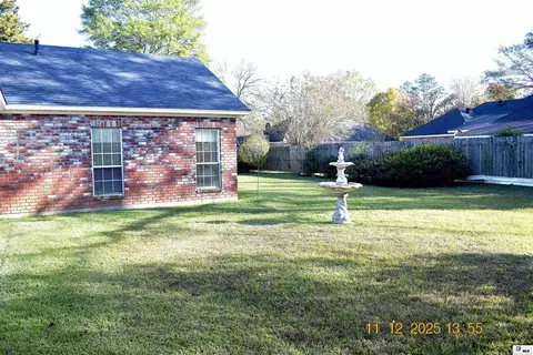 Exterior - 609 Neptune Dr, Bastrop, LA 71220 photo 3 of 10