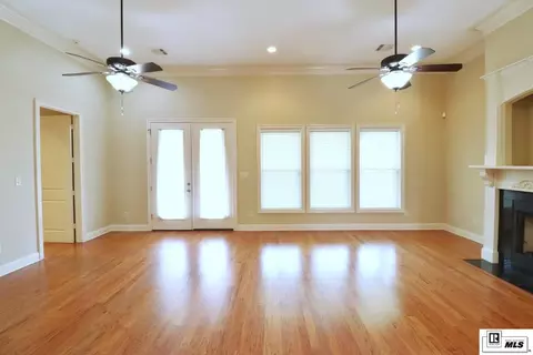 Living - 1709 Rampart Dr, Ruston, LA 71270 photo 2 of 4