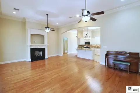 Living - 1709 Rampart Dr, Ruston, LA 71270 photo 3 of 4