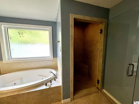 Bath - 913 Fortune Dr, Monroe, LA 71203 photo 2 of 3