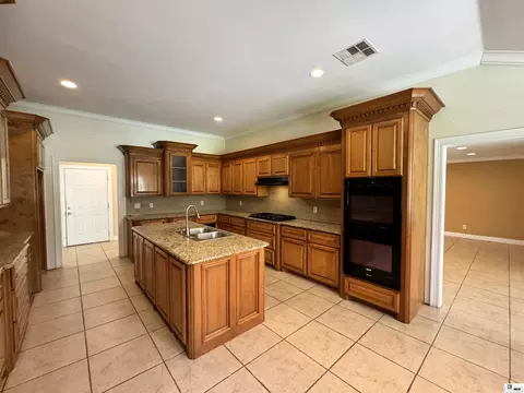 Kitchen - 913 Fortune Dr, Monroe, LA 71203 photo 4 of 4