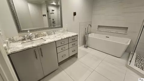 Bath - 172 Downs Rd, Ruston, LA 71270 photo 3 of 4