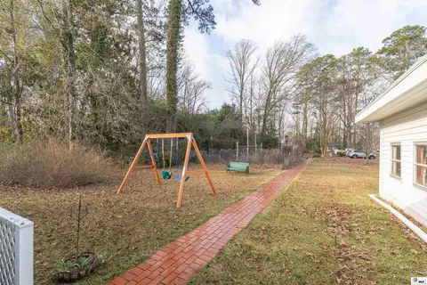 Exterior - 606 University Blvd, Ruston, LA 71270 photo 7 of 9