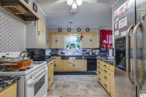 Kitchen - 1200 E Mississippi Ave, Ruston, LA 71270 photo 2 of 2