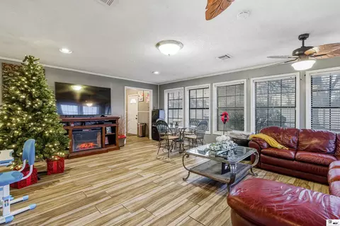 Living - 200 Evers Dr, Monroe, LA 71202 photo 1 of 5