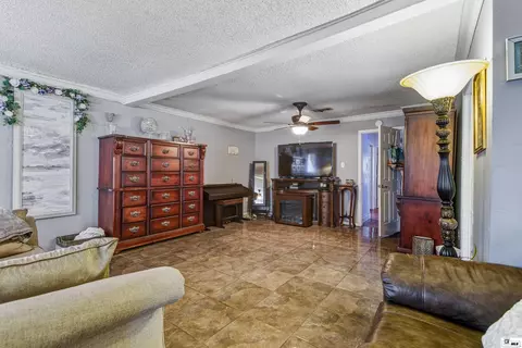 Living - 200 Evers Dr, Monroe, LA 71202 photo 5 of 5