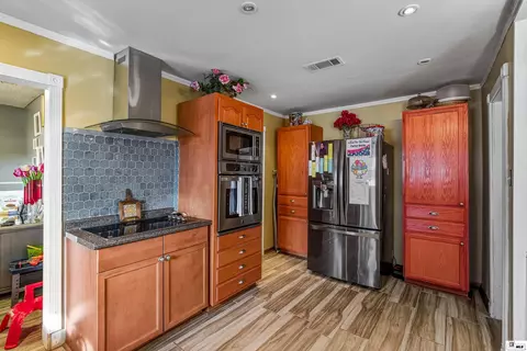 Kitchen - 200 Evers Dr, Monroe, LA 71202 photo 2 of 4