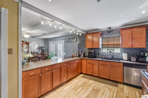 Kitchen - 200 Evers Dr, Monroe, LA 71202 photo 1 of 4