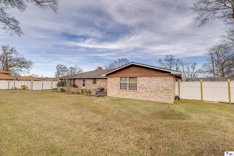 Exterior - 200 Evers Dr, Monroe, LA 71202 photo 5 of 7